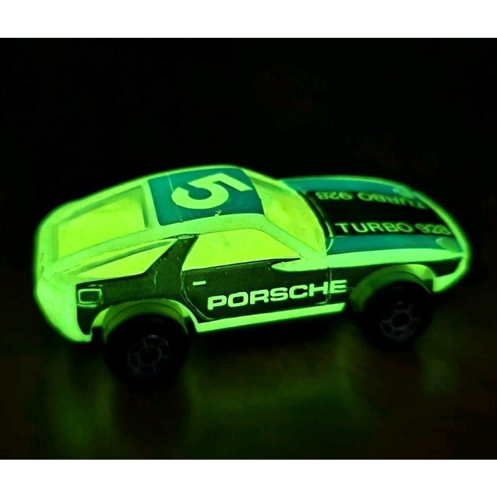 Matchbox Porsche Turbo 928 Dark Rider 1982 Lesney *Glow in the Dark Works!*